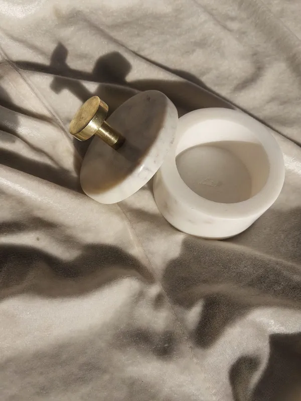 Marble_Minimalist_Round_Lidded_Trinket_Box