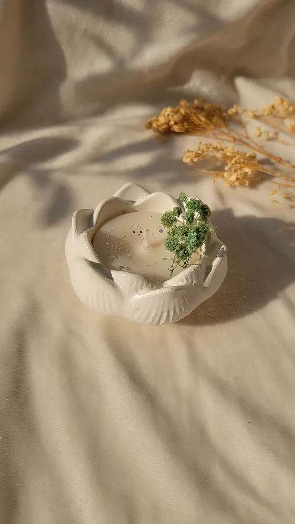 Concrete_Floral_Sculpted_Candle_Holder