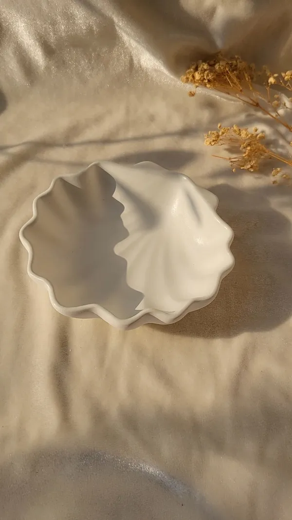 White_Concrete_Shell_Jewelry_Dush_Tray