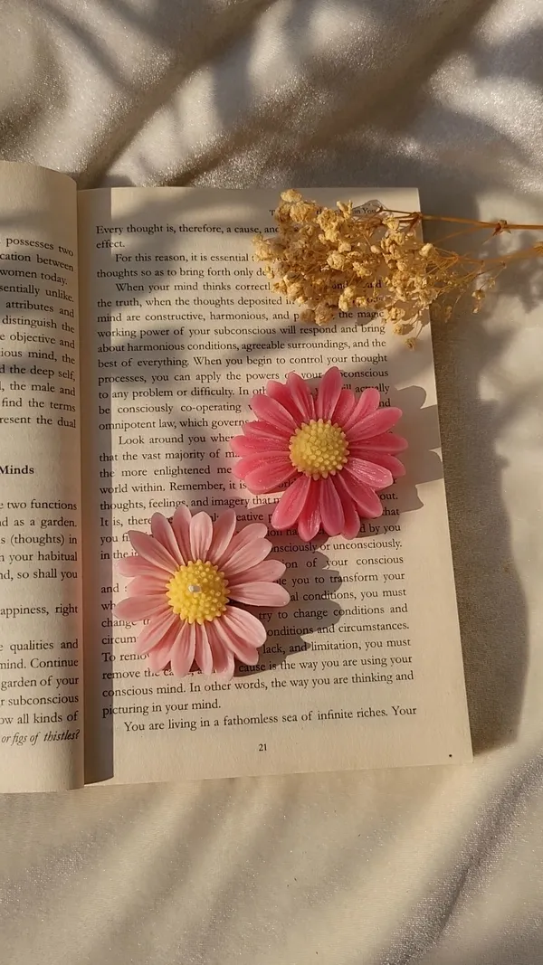 Handmade_Daisy_Flower_Candle_|_Floral_Soy_Wax_Candle_Set