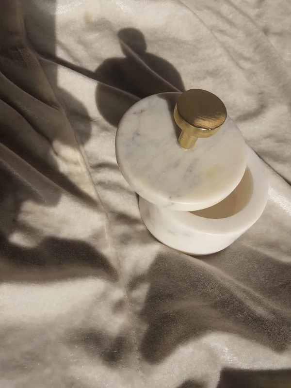 Marble_Minimalist_Round_Lidded_Trinket_Box