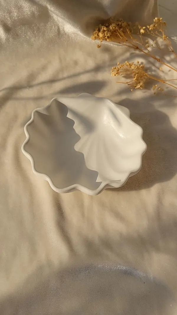 White_Concrete_Shell_Jewelry_Dush_Tray