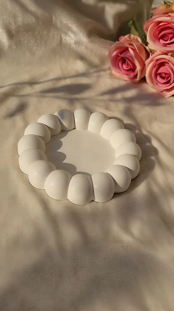 White_Concrete_Scalloped_Round_Decorative_Tray