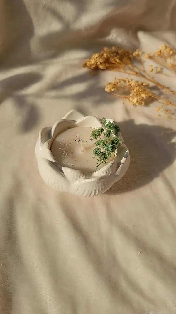 Concrete_Floral_Sculpted_Candle_Holder