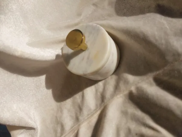 Marble_Minimalist_Round_Lidded_Trinket_Box