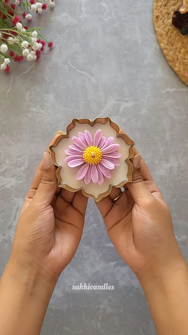 Daisy_Urli_Candle
