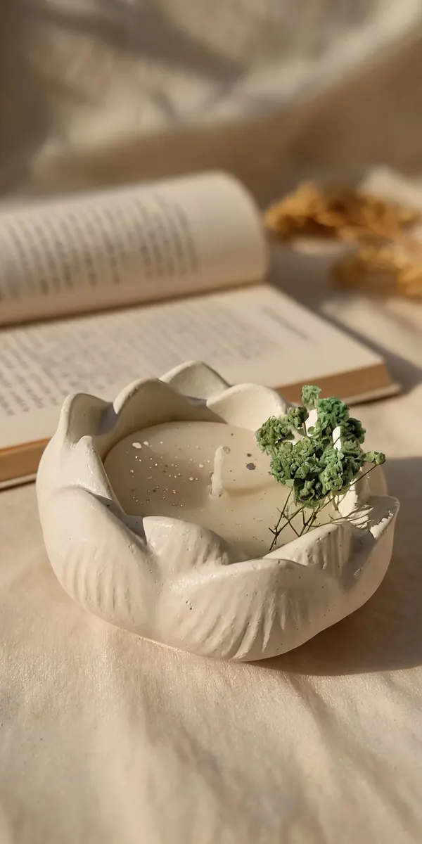 Concrete_Floral_Sculpted_Candle_Holder