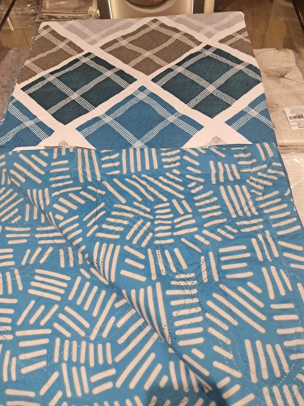 Blue_Geometric_Print_reversible_comforter