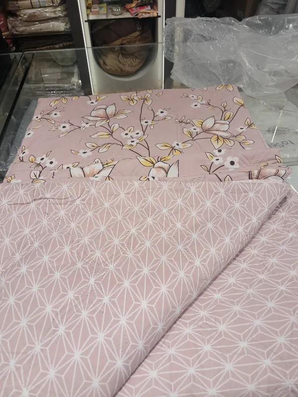 Pink_Floral_reversible_comforter