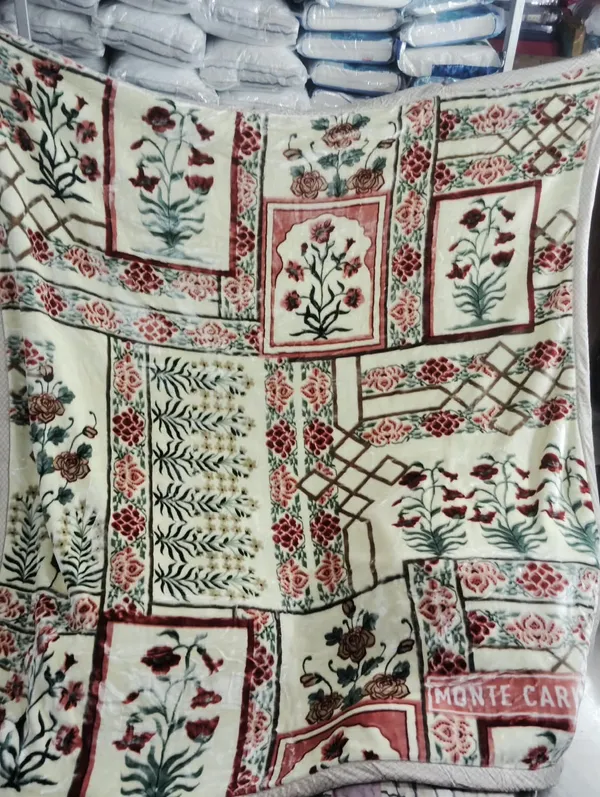 ultra_soft_reversible_blanket_size_250cms_x_220_cms