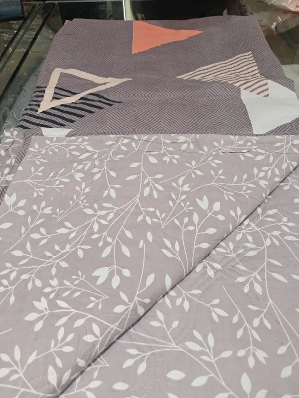 reversible_comforter_size_90_cms_x_85_cms