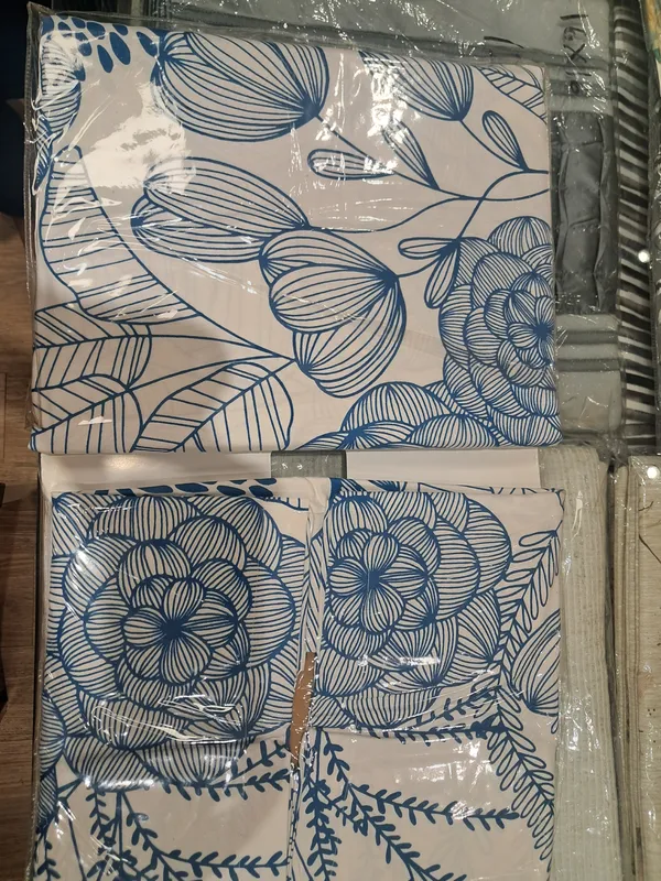 1_Bedsheet_size_90cmc_x100cms__plus_2_pillow_covers