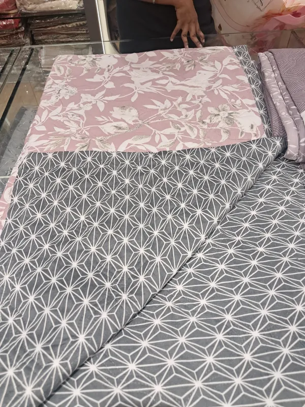 Grey_Geometric_Floral_reversible_comforter