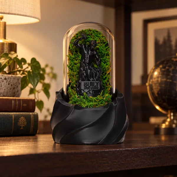 Polymer_Glass_Contemporary_Moss_Warrior_Figurine_Black_For_Glass_Dome_Decor