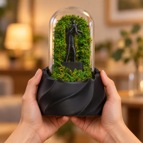 Polymer_Glass_Contemporary_Moss_Couple_Figurine_Black_For_Glass_Dome_Decor