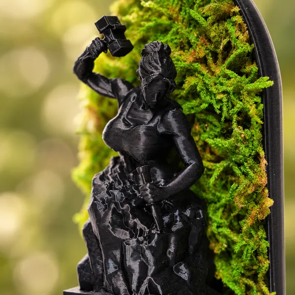 Polymer_Glass_Contemporary_Moss_Woman_Figurine_Black_For_Glass_Dome_Decor