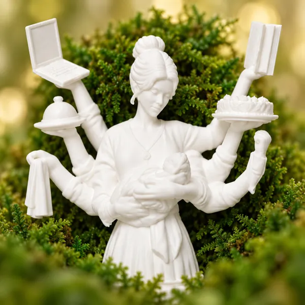 Polymer_Glass_Dome_White_Mother_Figurine_Preserved_Moss_Decor