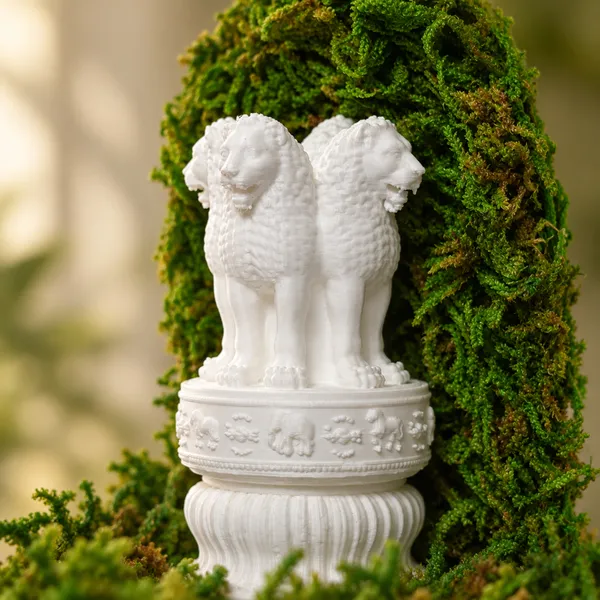 Polymer_Glass_Dome_White_Ashoka_Emblem_Preserved_Moss_Decor