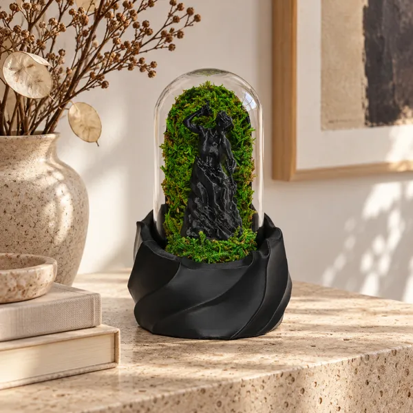 Polymer_Glass_Contemporary_Moss_Woman_Figurine_Black_For_Glass_Dome_Decor