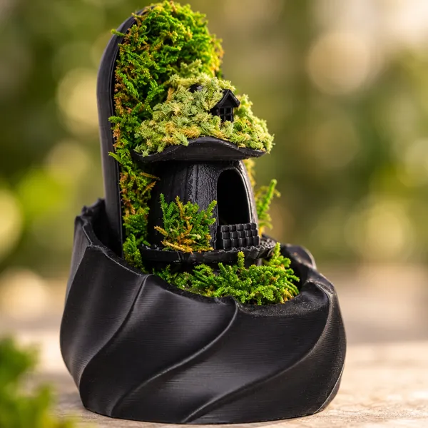 Polymer_Glass_Gothic_Moss_Miniature_House_Black_For_Glass_Dome_Decor