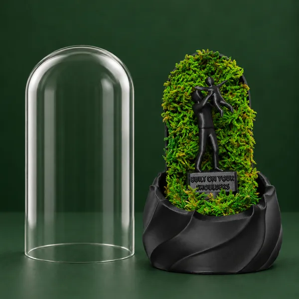 Polymer_Glass_Contemporary_Moss_Couple_Figurine_Black_For_Glass_Dome_Decor