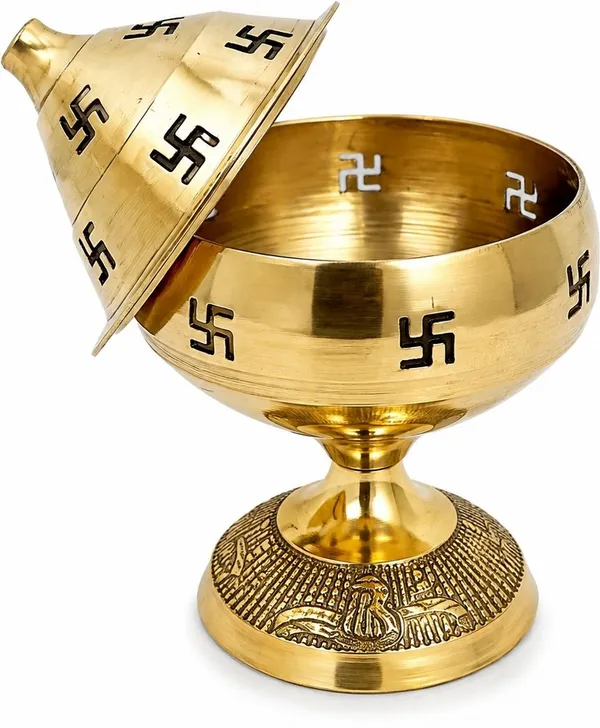 Brass_Traditional_Table_Diya_Gold_Finish