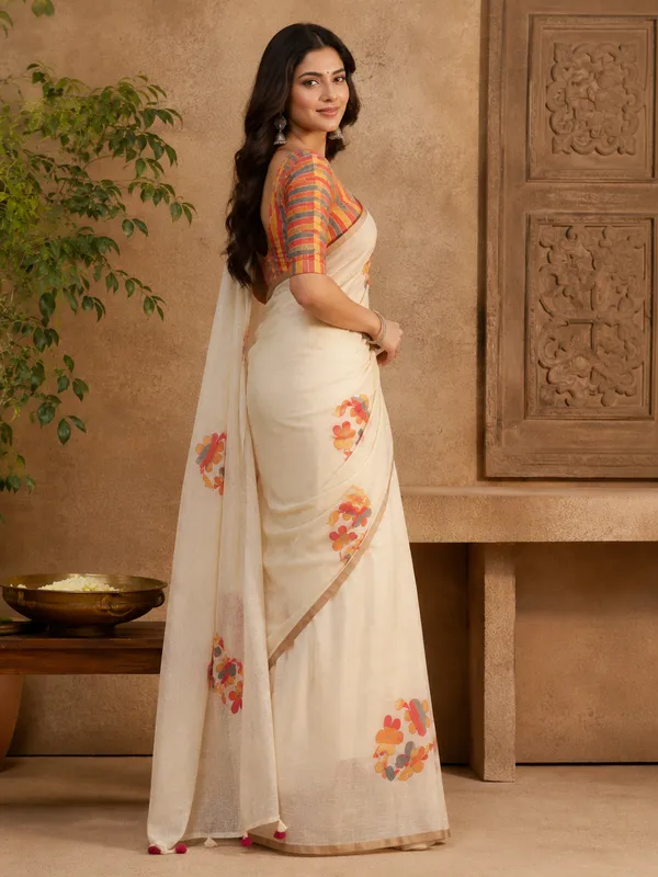 Pastelyellow_Cotton_Blend_Floral_Print_Saree_