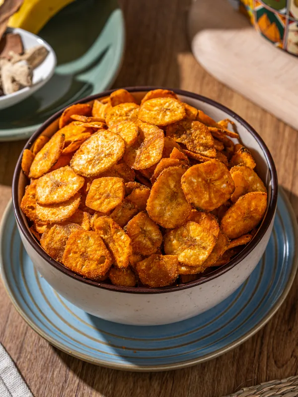 BANANA_CHIPS_-_TOMATO_TWIST