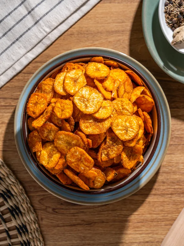 BANANA_CHIPS_-_TOMATO_TWIST