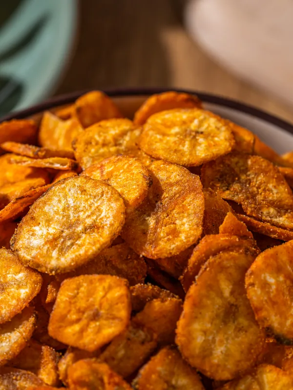 BANANA_CHIPS_-_TOMATO_TWIST