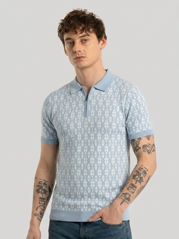 Light_Blue_&_White_Pure_Cotton_Geometric_Print_Zip_Neck_T-Shirt_For_Men