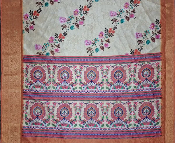 Cream_Polyester_Silk_Floral_Print_Saree_For_Women