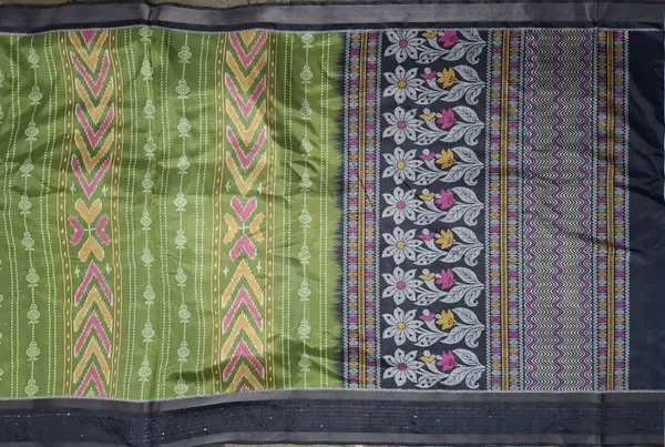 Green_Poly_Cotton_Geometric_Floral_Saree_For_Women