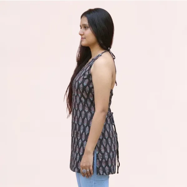 VIAM_Women's_Cotton_Floral_Printed_Sleeveless_Backless_Short_Kurti_V-Neck_Casual_Ethnic_Top