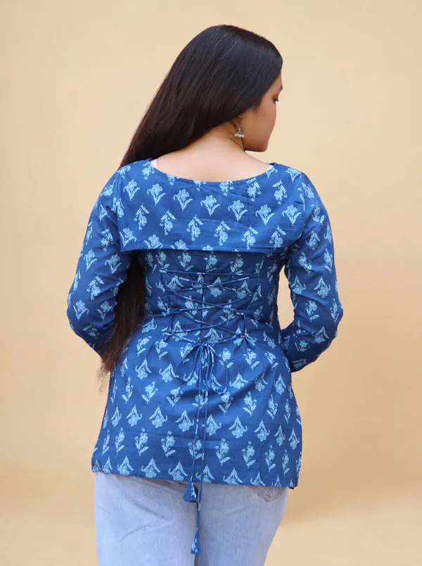 VIAM_Women_Blue_Printed_Short_Kurti_with_Detachable_Shrug_Sleeves