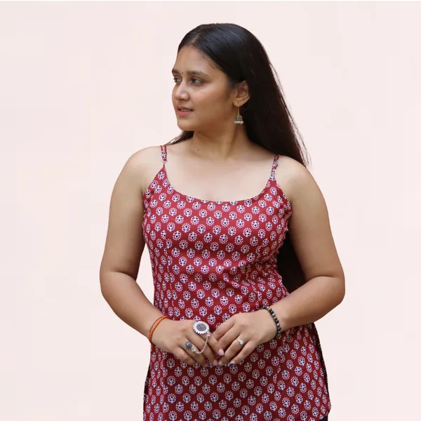 VIAM_Women_Marron_Printed_Short_Kurti_with_Detachable_Shrug_Sleeves