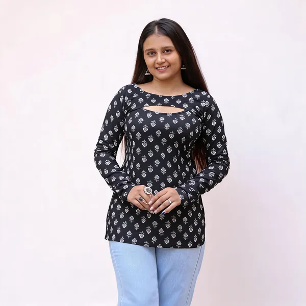 Women_Kurti_With_Detachable_Shrug_Sleeves