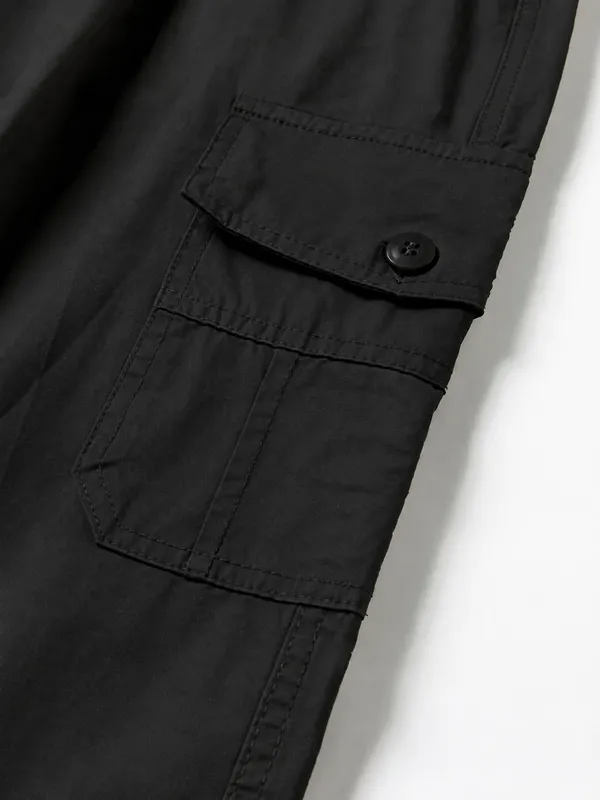 Black_Premium_Cotton_Relaxed_Fit_Cargo_Pant_For_Men