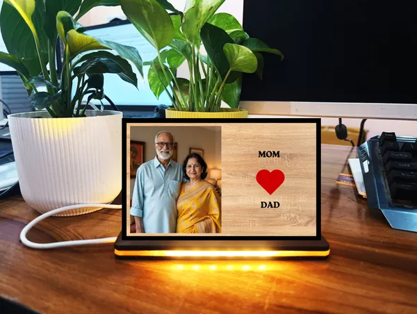 Wood-Effect_Family_Photo_LED_Frame