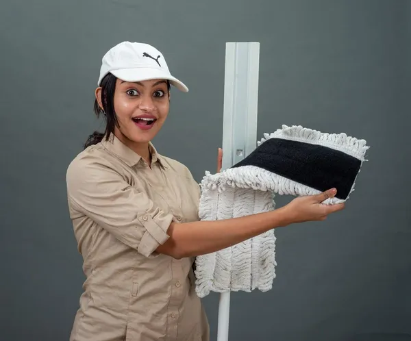 Professional_Series_24_Inch_Wide_Cotton_Flat_Mop_With_Velcro_System