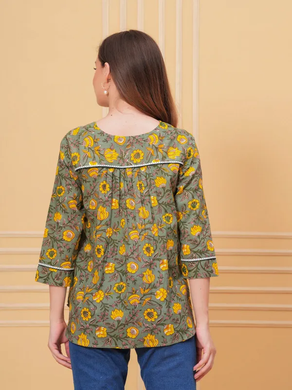 Green_Cotton_Top_For_Women