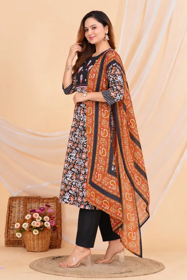 Black_Printed_Straight_Kurta_Set_For_Women