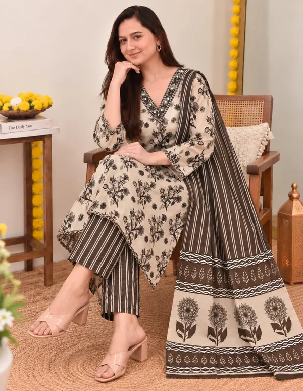 Beige_Floral_Printed_Ethnic_Suit_Set_For_Women