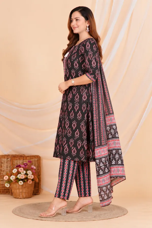 Black_Printed_Straight_Kurta_Set_For_Women