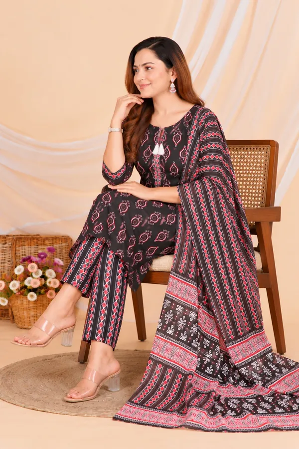 Black_Printed_Straight_Kurta_Set_For_Women