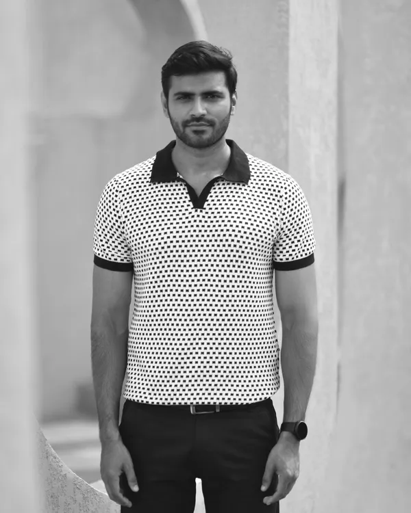 Black-White_Cotton_Dotted_Flat_Knit_Polo_T-Shirt_For_Men