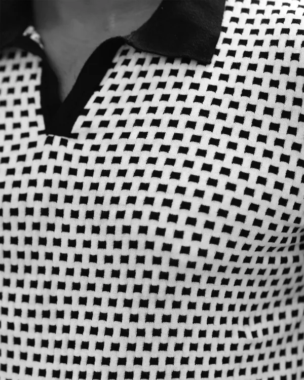 Black-White_Cotton_Dotted_Flat_Knit_Polo_T-Shirt_For_Men