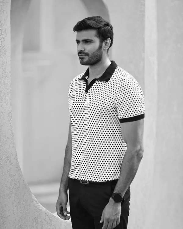 Black-White_Cotton_Dotted_Flat_Knit_Polo_T-Shirt_For_Men