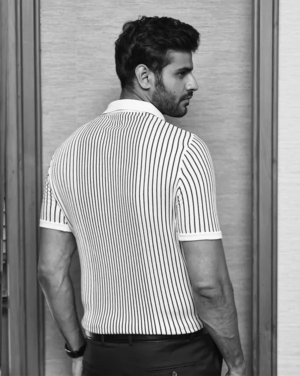 White_Cotton_Vertical_Pin_Stripe_Flat_Knit_Polo_T-Shirt_For_Men