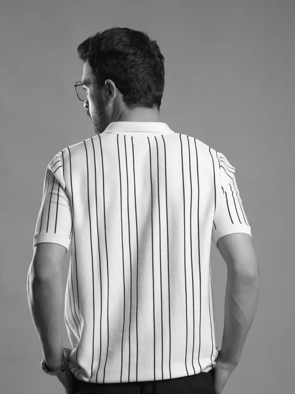 White_Cotton_Vertical_Striped_Flat_Knit_Polo_T-Shirt_For_Men